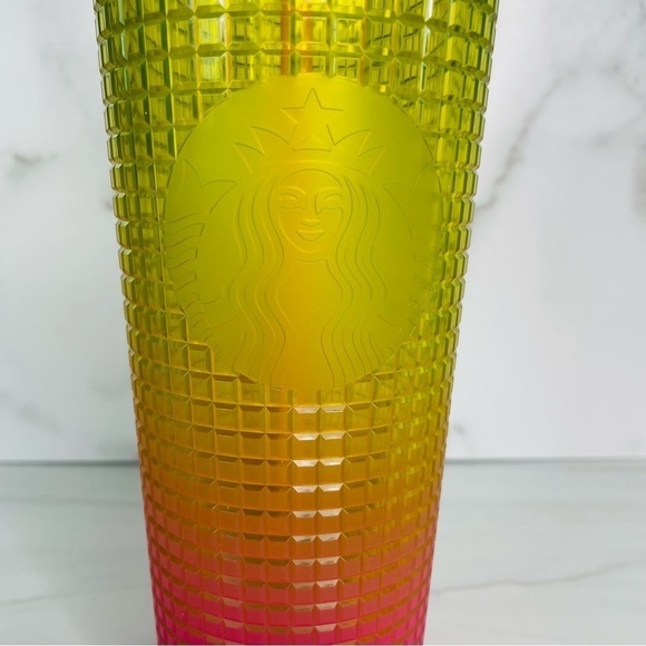 Starbucks Summer 2022 Lemon Yellow Pink Gradient Ombre Grid 24oz Venti Tumbler - Picture 2 of 5